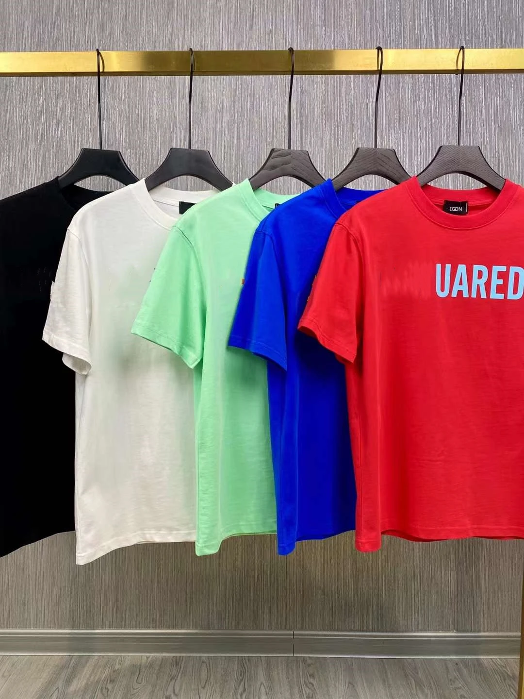 

2023 New Women/Men's Polychromatic DSQ2 Letter Print Stylish Cotton Summer Tops T Shirts Oversized T Shirt Couple Outfit Tees