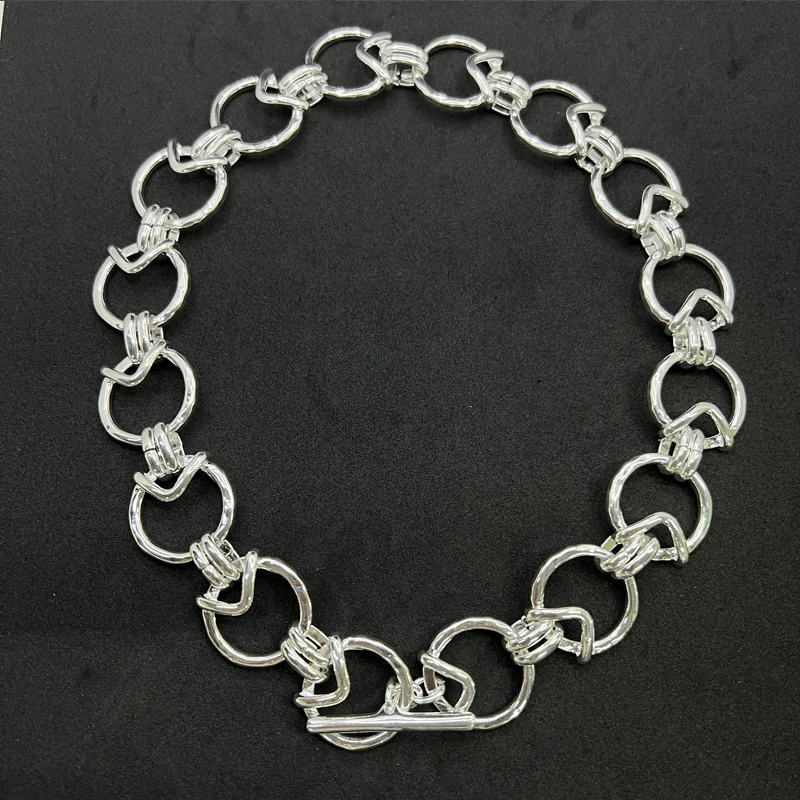 

UNO-XL Dimensional Fashion High-quality Jewelry Yin Color Circle Necklace Fashion Simple and Elegant Enhance Charm Temperament