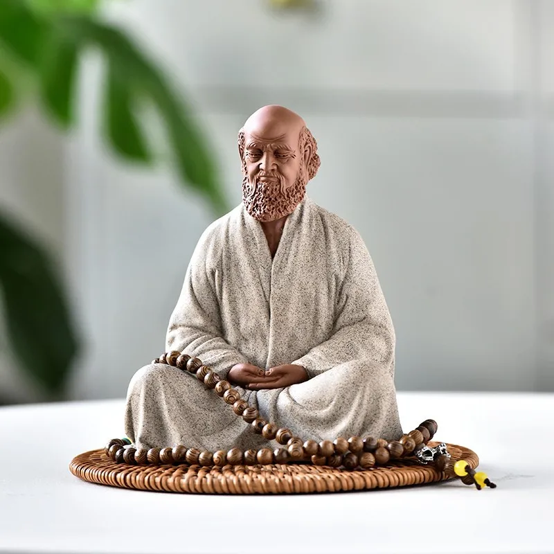 

Керамическая статуя Бодхидармы с фиолетовым песком