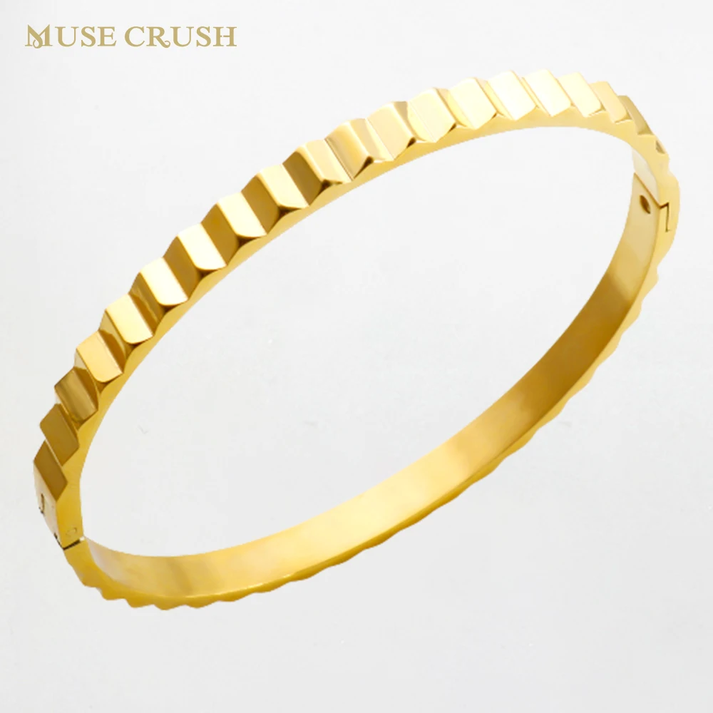 

Женский браслет из нержавеющей стали с рюшами, браслет золотого цвета с оборками на руку, подарок на Новый год 316, День дружбы, День святого В...