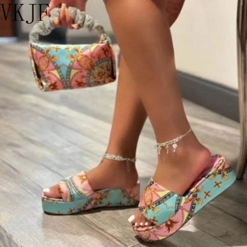 

Новинка 2023, Лидер продаж, женские шлепанцы на толстой подошве, большие этнические Стильные Простые пляжные модные сандалии/тапочки