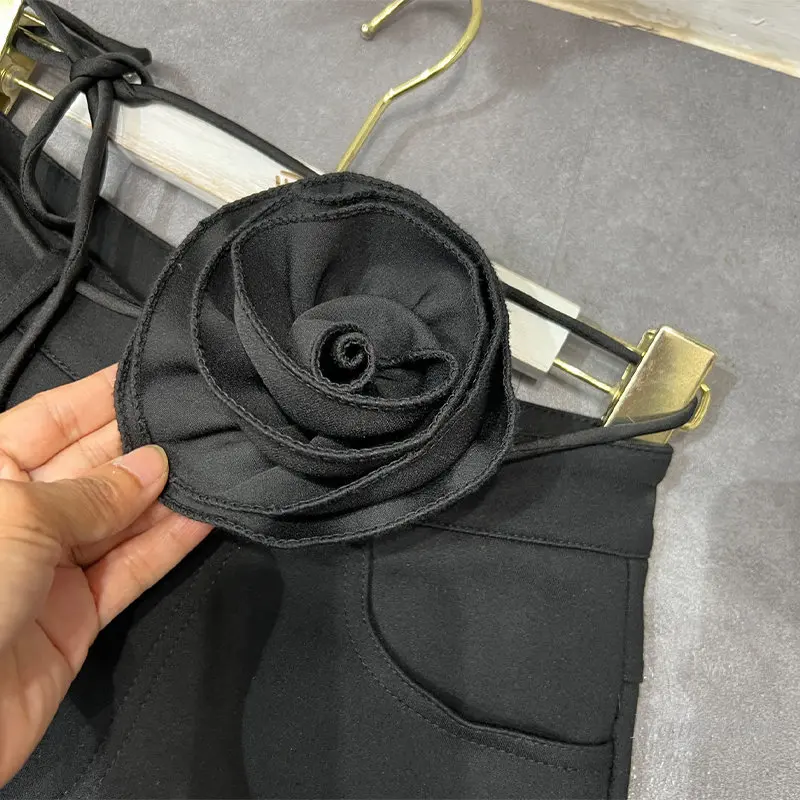 2023 Summer Flowers Belt Waist Shorts Womens New Fashion Regular Show Long Legs All-Match Solid Color Shorts Black