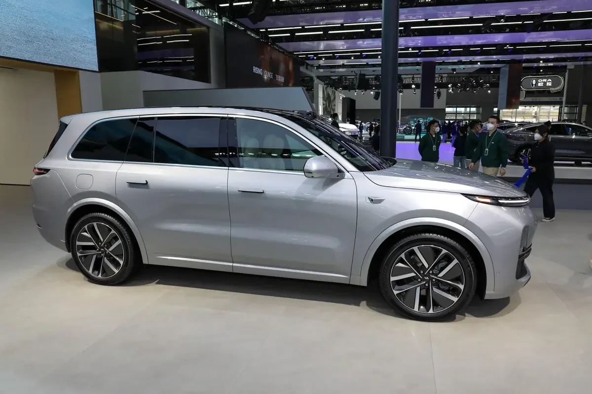 Новые энергетические транспортные средства 4-колесный электромобиль