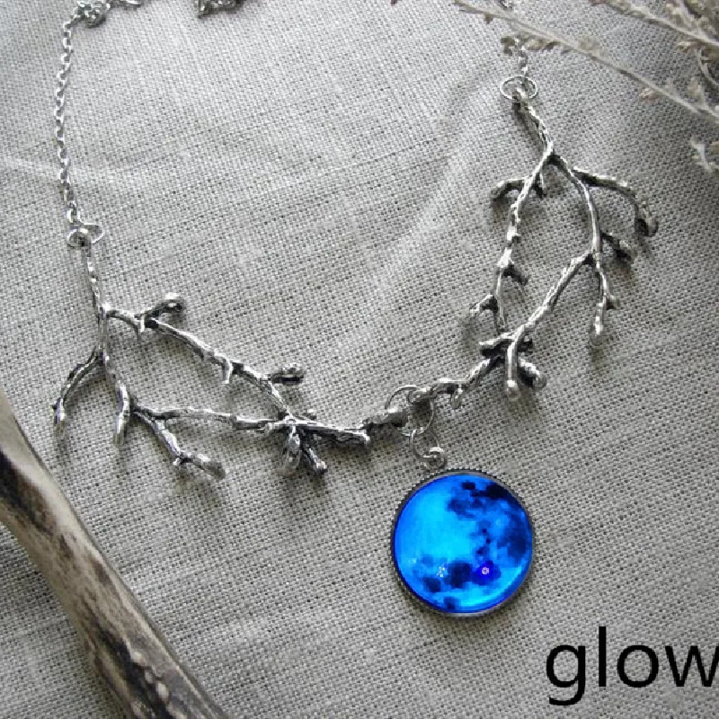 

1pc Fashion Creative Luminous Moon Glass Necklace Trendy Branch Glowing Round Bead Necklace For Women Men