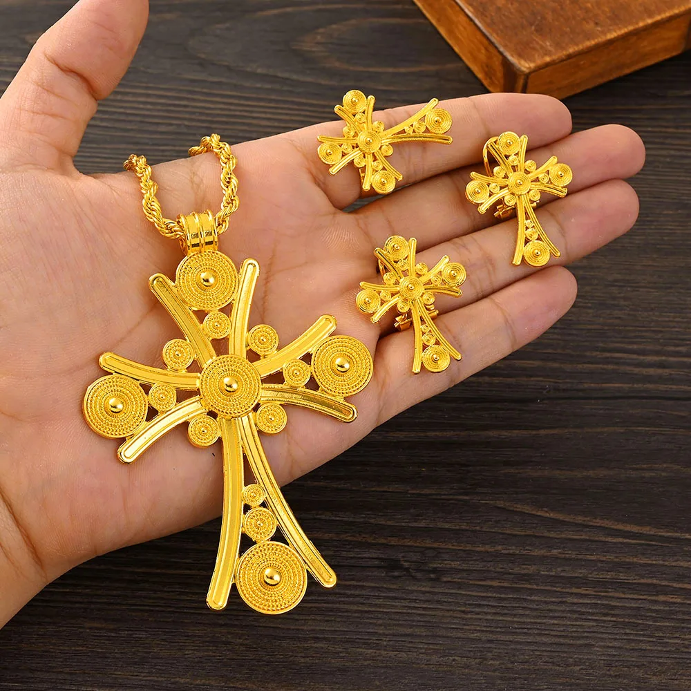 Женский комплект из колье серёг и кольца с кулоном в виде креста