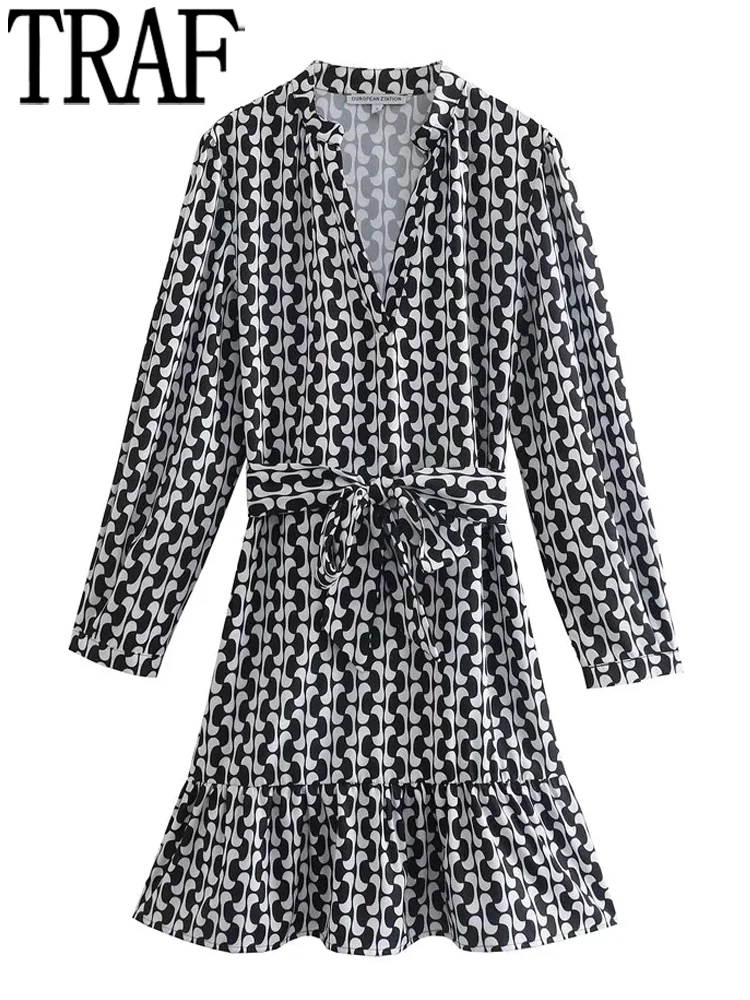 

Платье-мини с длинным рукавом и рюшами, с принтом