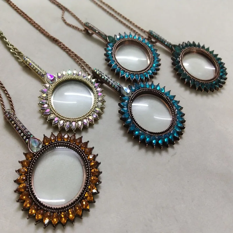 

Vintage Brand Glitter Crystal Sunburst Flower Magnifier Magnifying Glass Monocle Pendant Necklace Women Evening Party Delicate