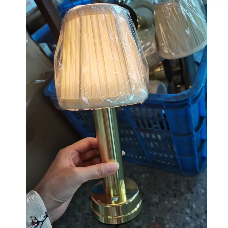 

Настольная лампа Mayshirt