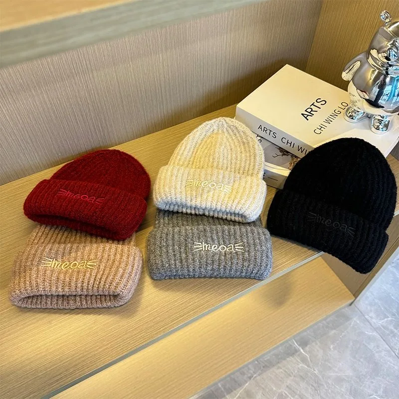 Детская вязаная шапка простая и универсальная осенне-зимняя детская шерстяная