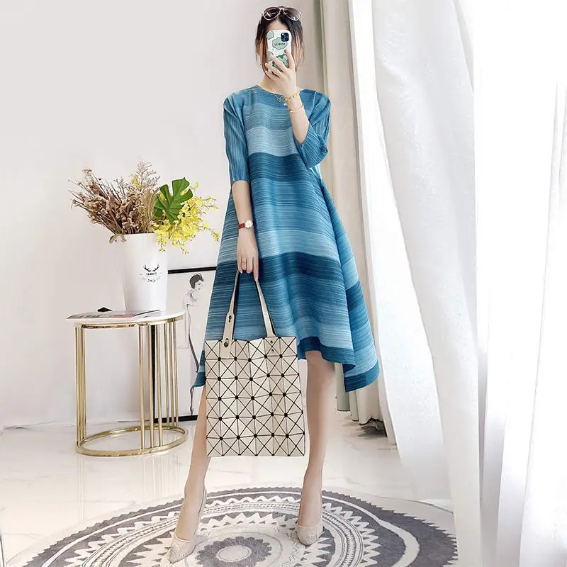 

Skirt ins was thin spring new 2021 color matching folds striped loose dress fashion age reduction