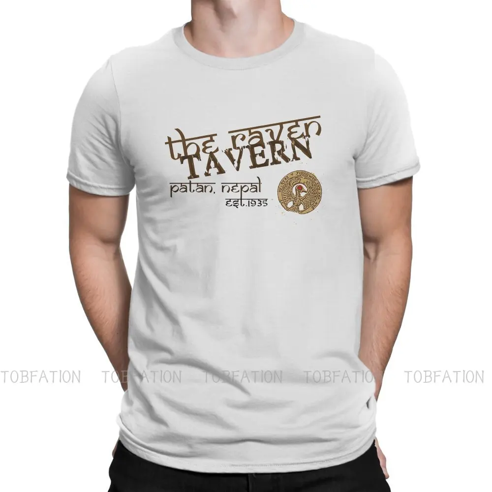 

Классическая мужская футболка с рисунком ворона и таверны