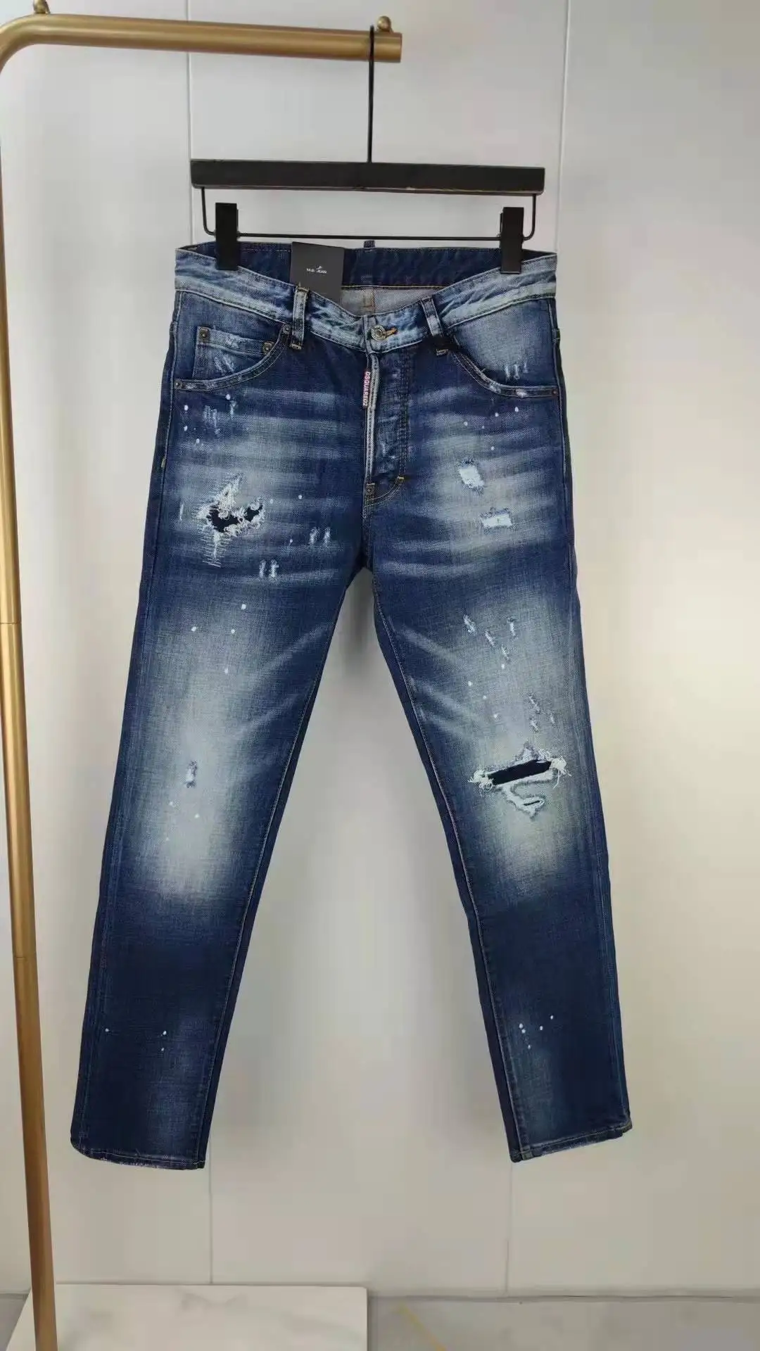 

2022 New Italian Fashion Brand Dsquared2 Men's Washed, Worn, Ripped, Lacquered Motorcycle Jeans N9503