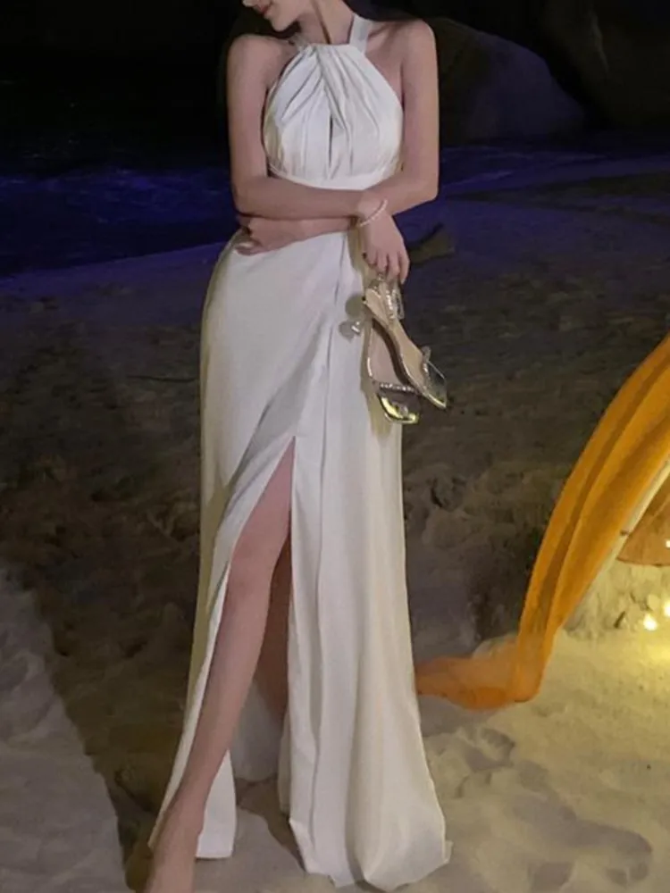 Женское атласное платье с лямкой на шее длинное однотонное открытой спиной