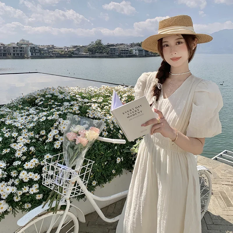 Летнее шикарное белое шифоновое платье во французском стиле с v-образным вырезом