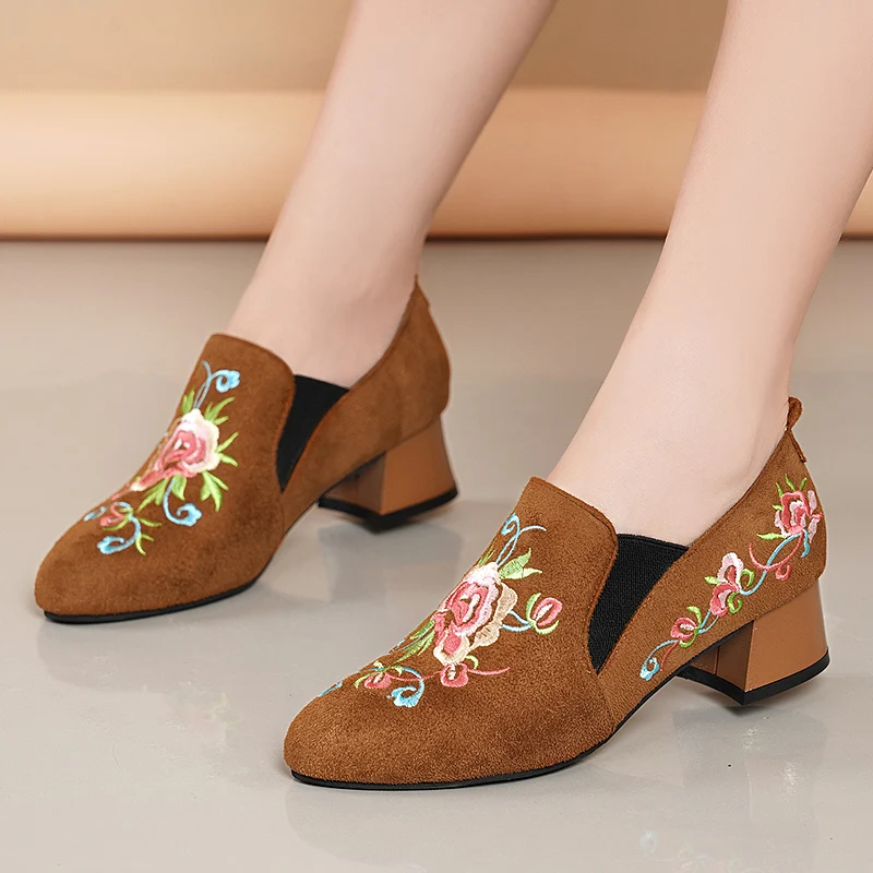 

Остроносые женские туфли, новинка 2022, женская повседневная обувь с цветочной вышивкой, женские модные туфли на высоком каблуке, женские туф...