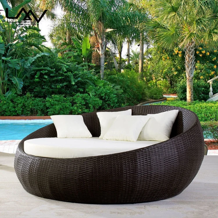Modern Outdoor recliner garden patio wicker Sun bed beach swimming pool lazy round day bed with canopy