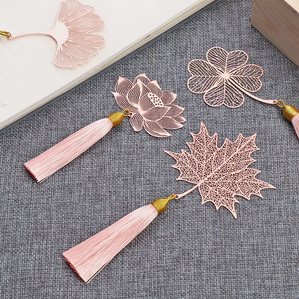 

Chinese Style Vintage Leaf Metal Bookmark Vein Hollow Maple Leaf Fringed Apricot Leaf Bookmark Stationery Book Holder