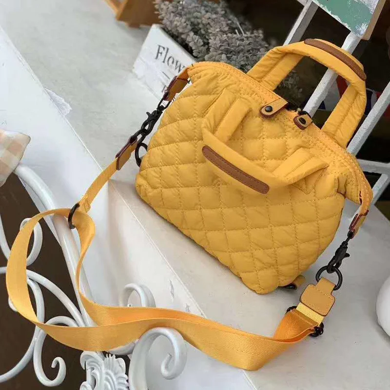 

Light Weight Splashproof Nylon Handbags Casual Women Crossbody Shoulder Bag Travel Holiday Office Messenger Fits for 9.7''