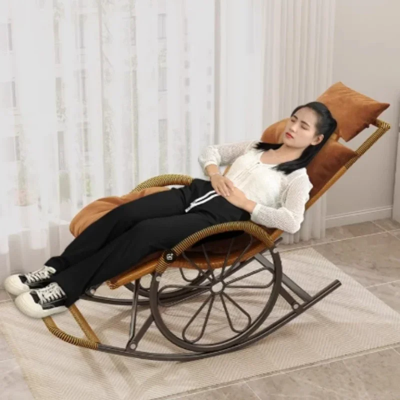 Скандинавское комфортное кресло с откидной спинкой современный дизайн