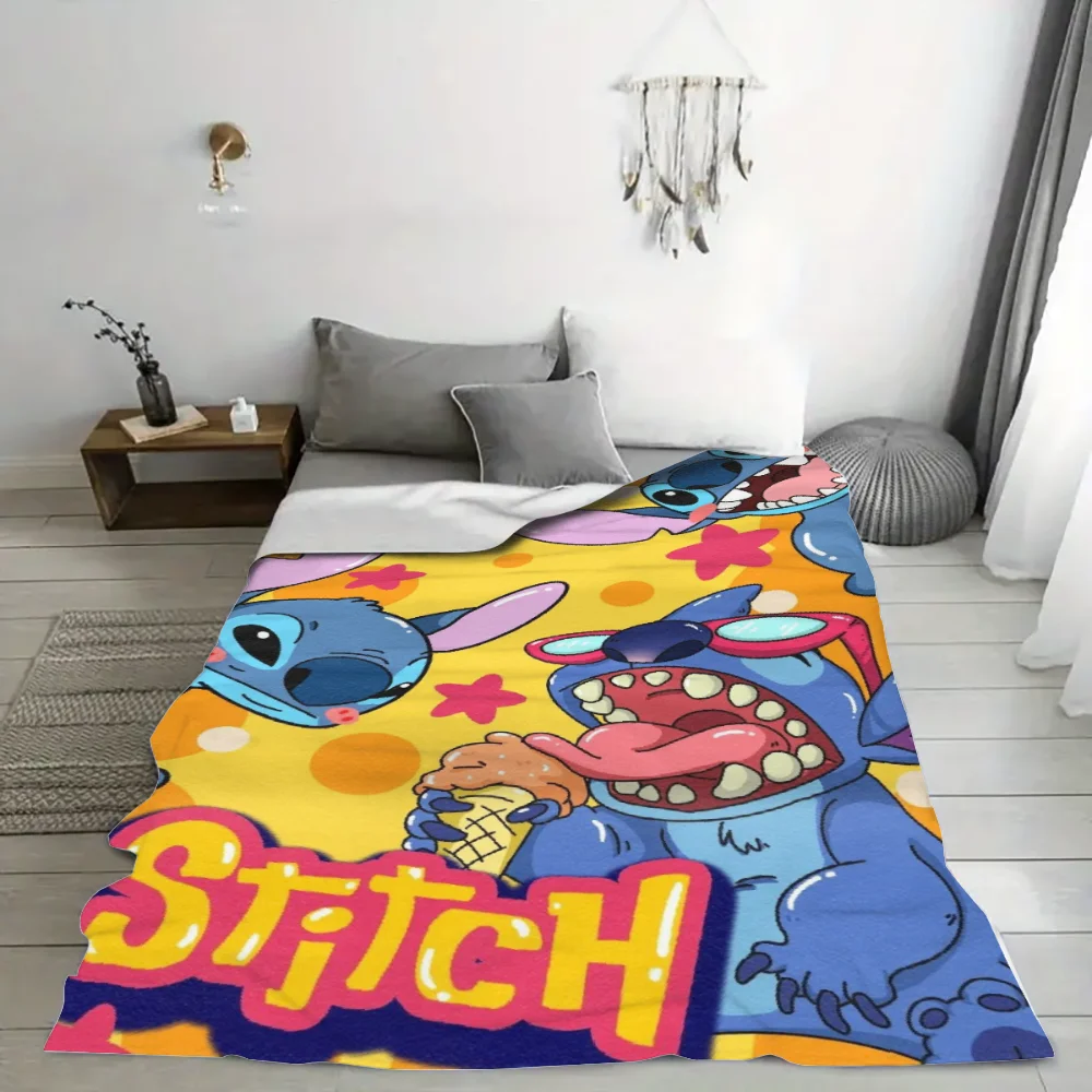 Современное полосатое одеяло Flanelle с вышивкой. Удобный полиэстер. Идеально