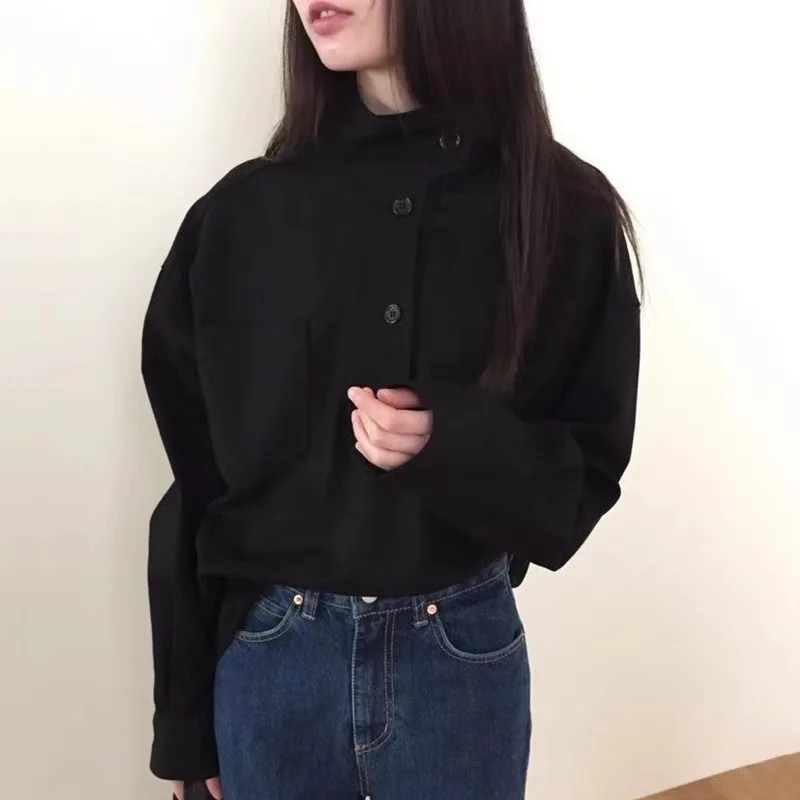 Блузка женская демисезонная на пуговицах с воротником-стойкой