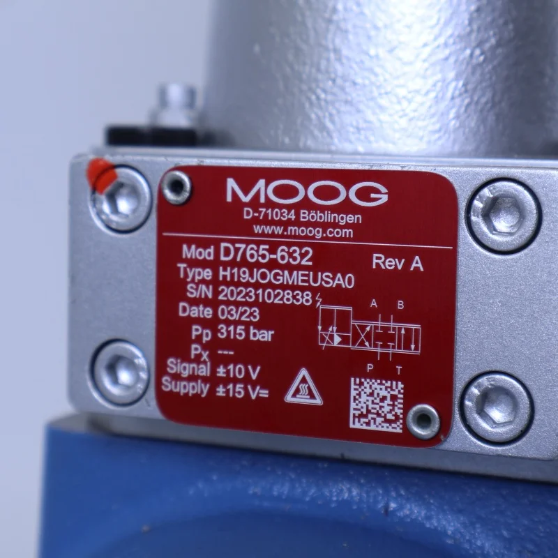 D662-4015 D661Z556C Гидравлический сервоклапан D792-5068 D792-4001