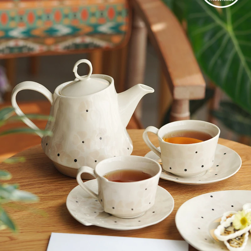 

Luxury Medieval Coffee Cup Vintage Ceramic English Afternoon Tea Set Irregular Flower Coffee Pot Tea Cups and Saucer Sets Gifts