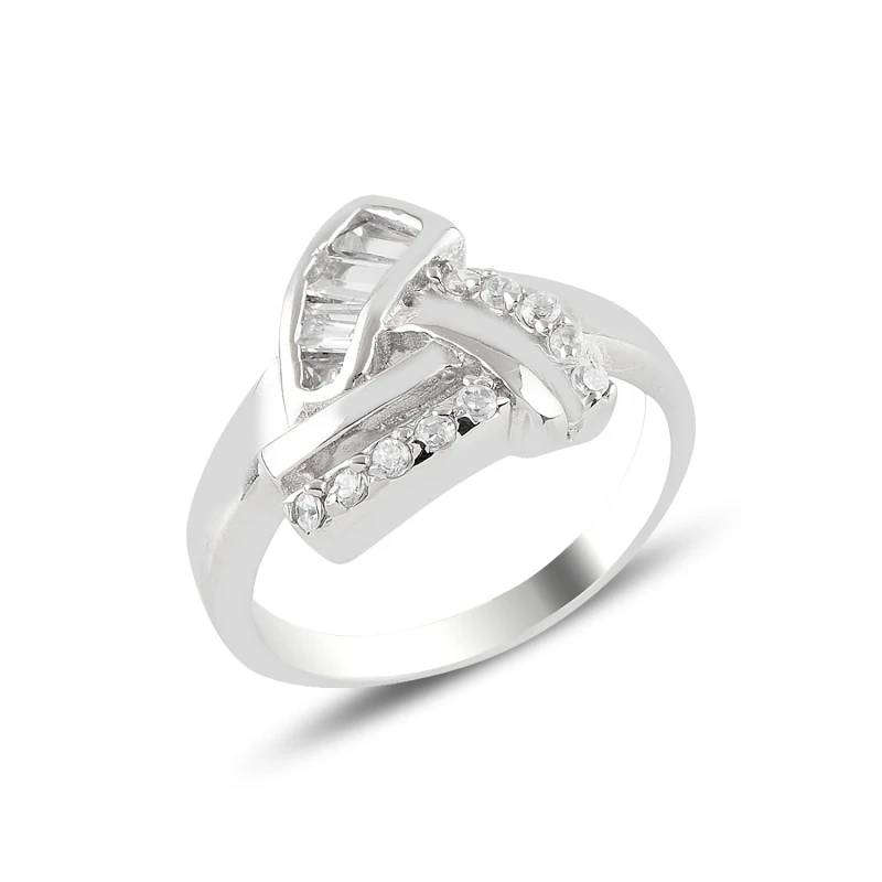

Серебряное кольцо с фианитом