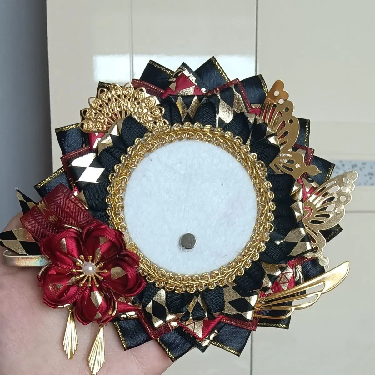 

Anime Cosplay Crafts Alloy Ita Bag Accessories Badge Cover Can Badge Rosette Protection Flower Ribbon Fill Bag Decoration