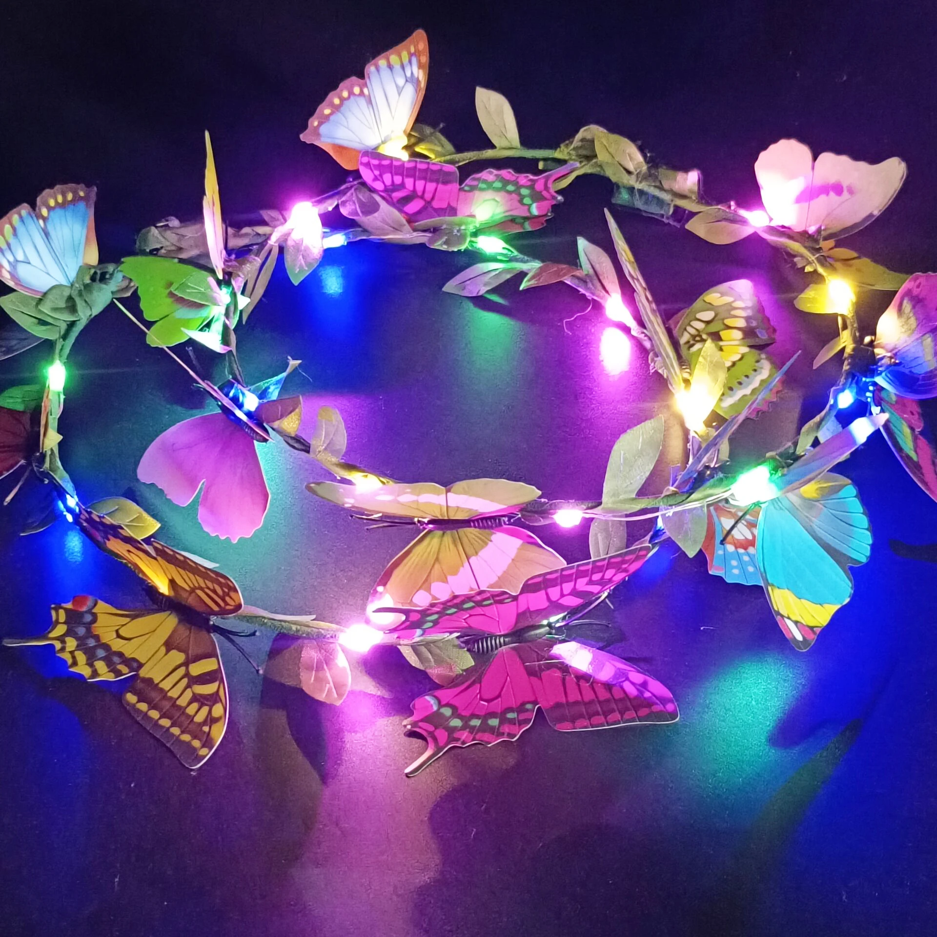 

Led Butterfly Crown Light Headband Hair Garland Tourism Glow Wreath For Women Girl Brides Birthday Party Wedding Halloween