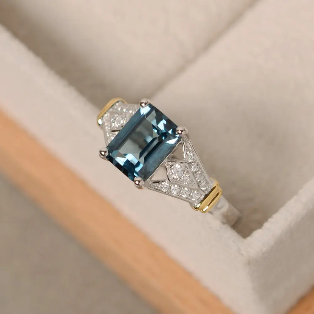 

Milangirl Trendy 4 Colors Square Cubic Zircon Ring Inlaid 4 Claws Crystal Rhinestone Wedding Engagement Women Fashion Jewelry