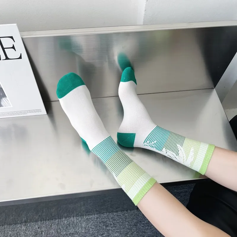 Fashion Funny Cartoon Cotton Sport Socks for Women 5 Pairs New 2023 Trend Banana White Green Women's Cotton Socks Set