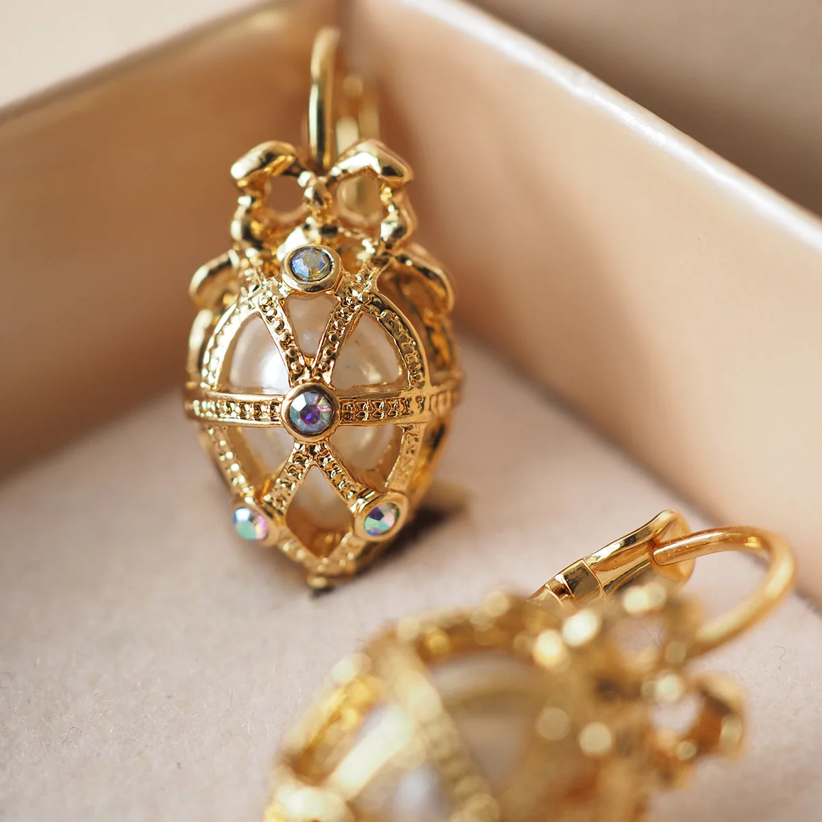 

Винтажные пасхальные серьги с бантом и жемчугом