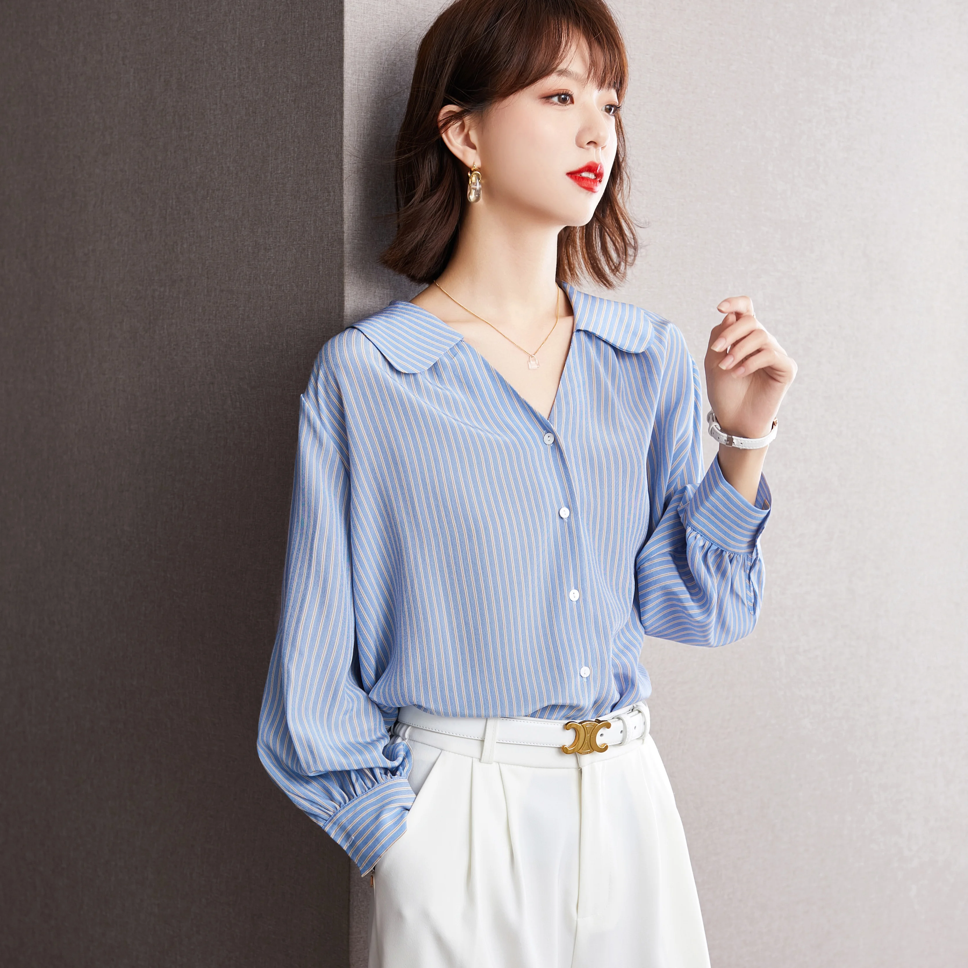 

Женская блузка свободного покроя, с V-образным вырезом и длинным рукавом