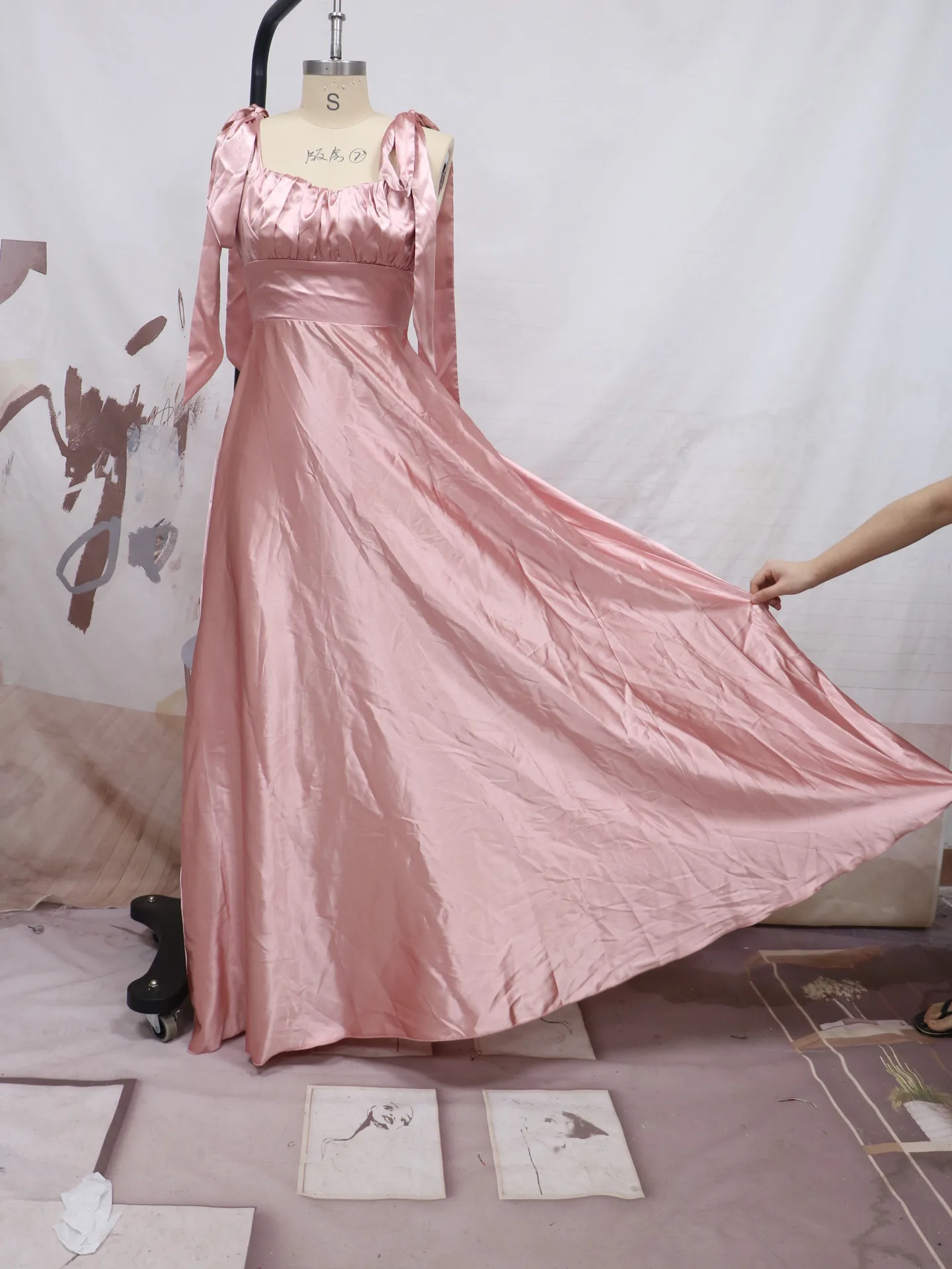 Satin Pleated Prom Dress Women Elegant Sleeveless Halter Wedding Dress 2022 Sexy Birthday Party Club Maxi Long Dress Female