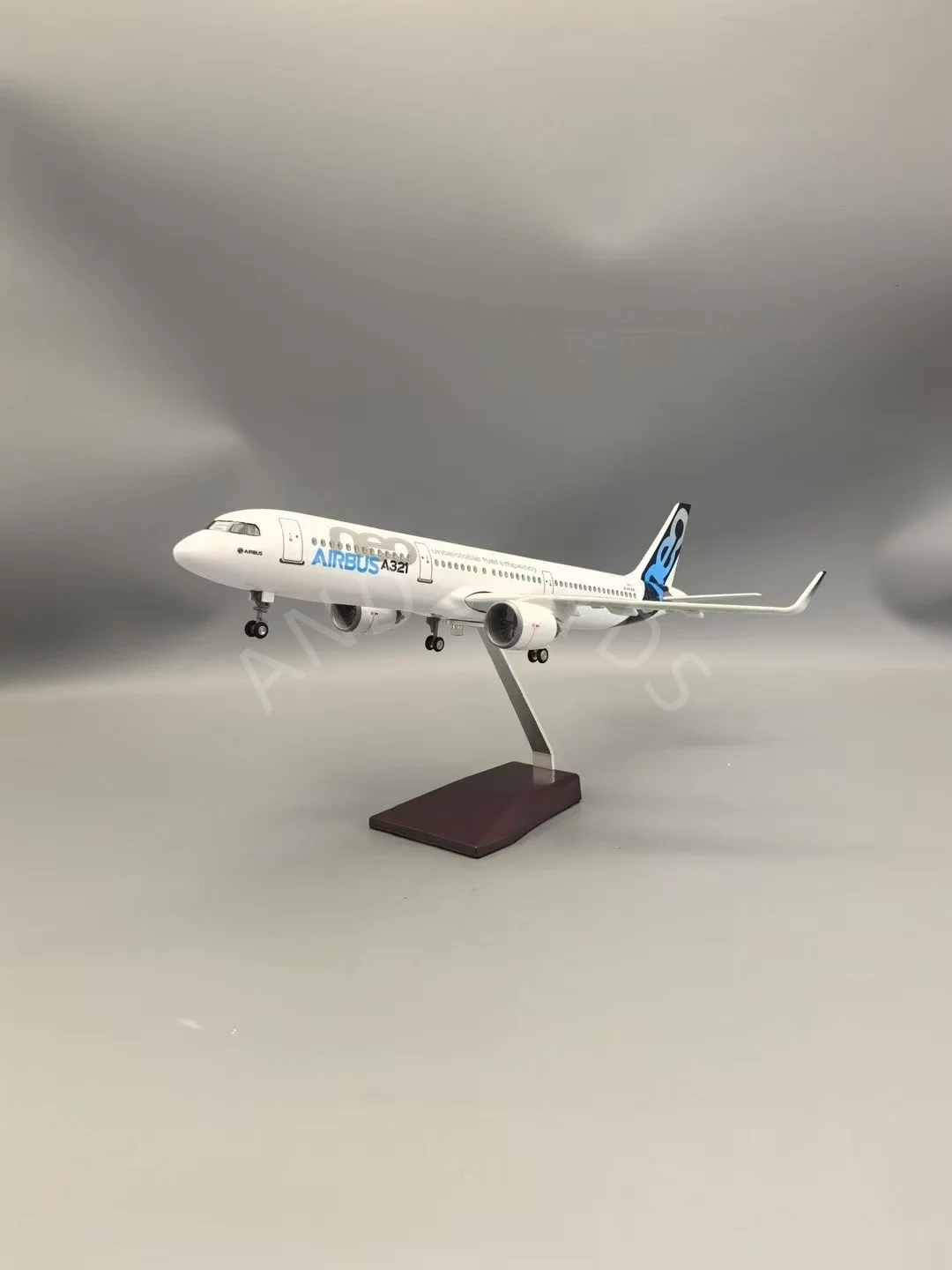 Фото 44 см неопрототип авиакомпании A321, модель самолета, масштаб 1/100, литой под давлением полимерный самолет с подсветкой и декор шасси, сборный №5