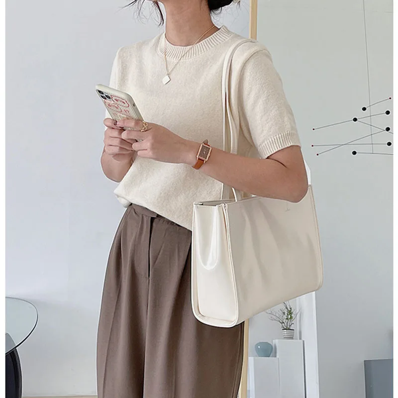 

2022 Luxury Korean Version Tote Bag Women Leather Handbag Large Capacity Shoulder Strap Bag, Pu Buckle Designer Bag for Female