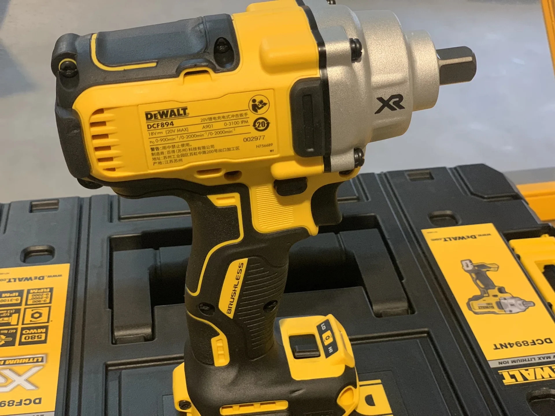 DEWALT DCF894 комплект 1/2 дюйма среднего диапазона бесщеточный беспроводной ударный
