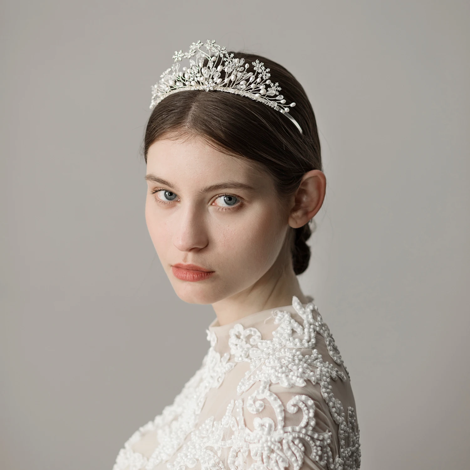 

O397 Vintage Handmade Bridal Crown Pearls Crystal Bridesmaid Headpiece Women Pageant Perform Gift Tiara Wedding Accessories