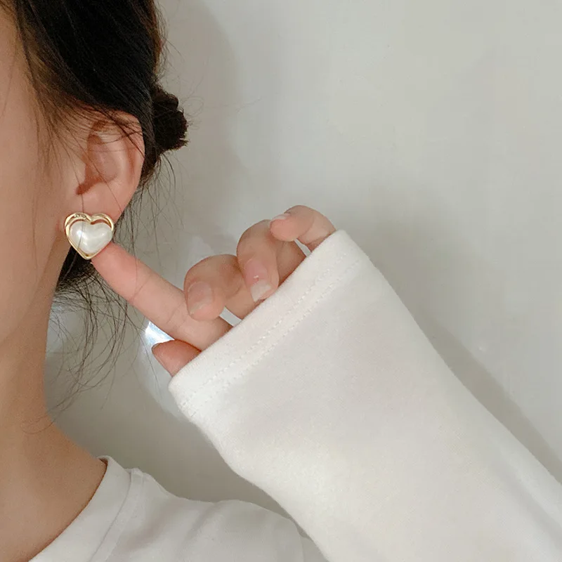 

Женские серьги с красным и белым жемчугом, серебро 2022 пробы