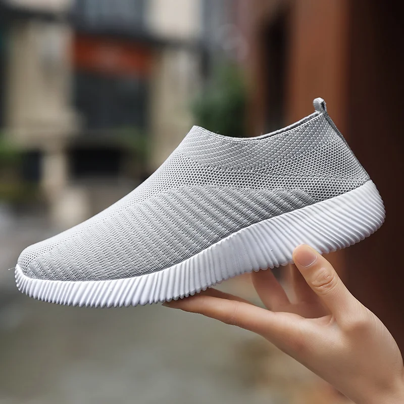 

2023 High Quality New Fashion Women Men Comfortable Flats Breathable Casual Outdoor Lightweight Sneakers Walking Sneakers