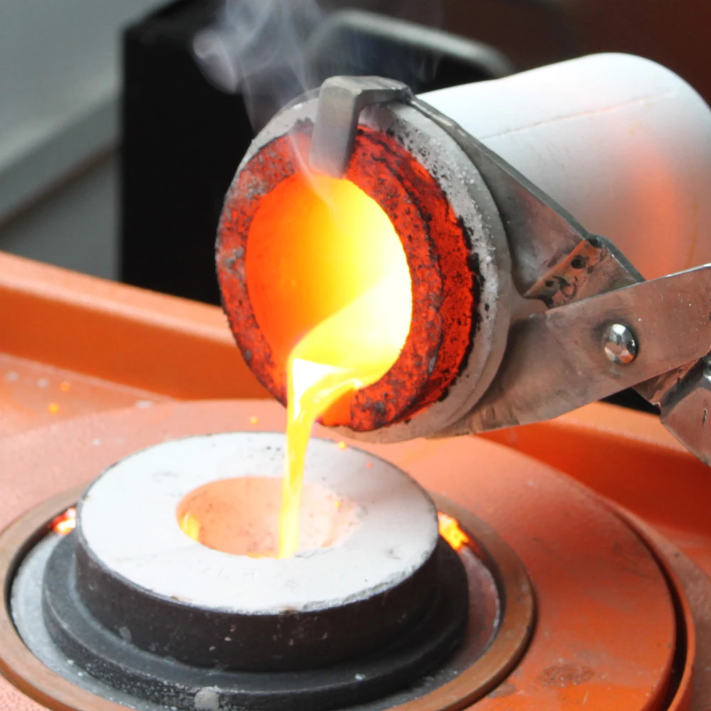 2 кг плавки керамики и тигля для плавления металла используемые с кварцевым