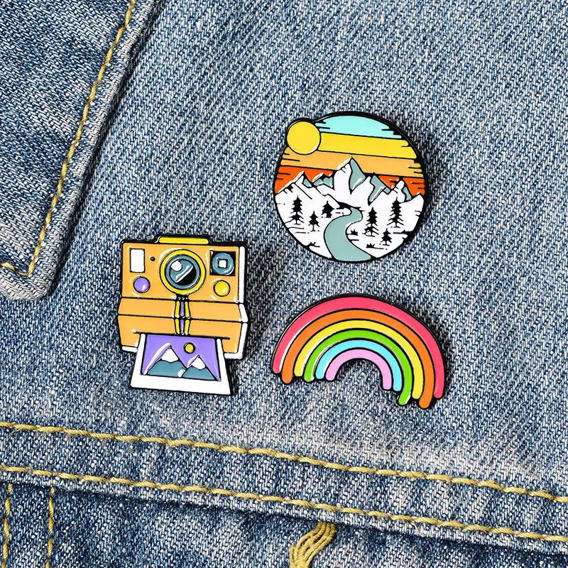 

Rainbow Camera Snow Mountain Brooch Badges Decor Clothing Lightweight Jewelry Accessories
