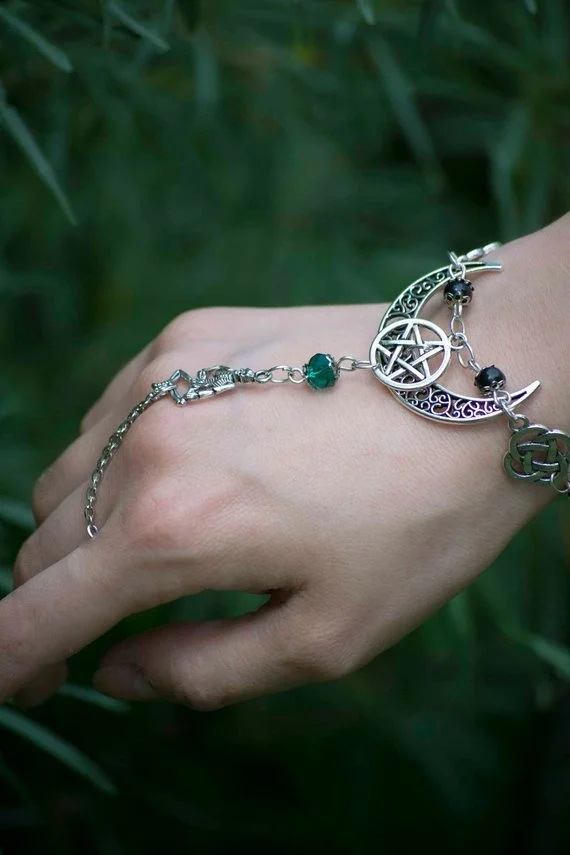 Moon Bracelet Triple Goddess Crescent Bracelet Ring - Pagan Jewellery Gothic Bracelet for Pagan Wicca Witch Pentacle Bracelet