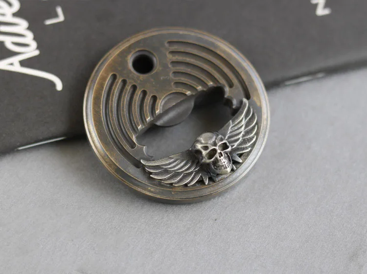 

1 Pcs Brass Creative Skull Bottle Opener Beer Opener Keychain Pendant EDC Multi-role Tool