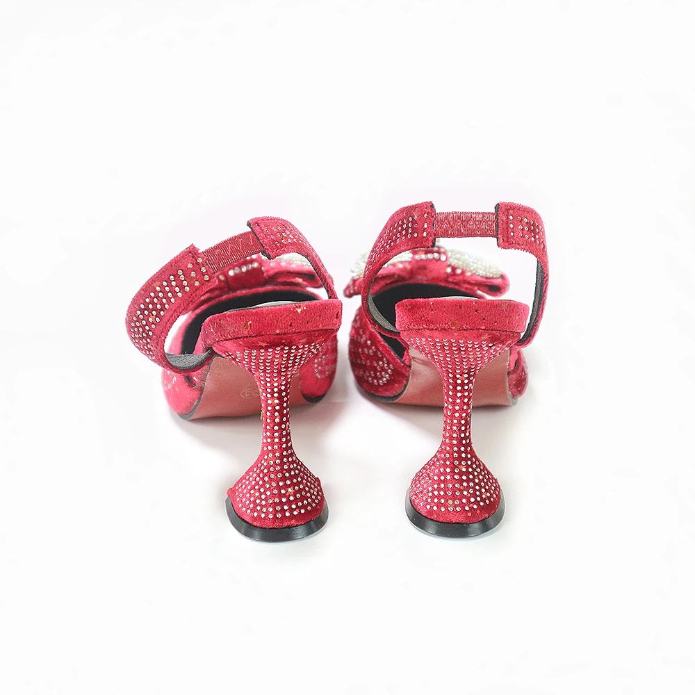 Женские сандалии с ремешком на пятке туфли заостренным носком и жемчужным