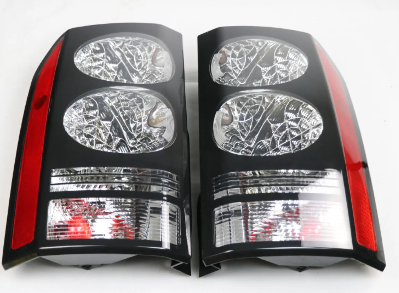 

For Land Rover Discovery 3/4, Car Accessories For Car Rear LED Tail Light Brake Lamp Signal with Bulb