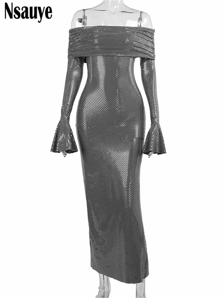 Женское облегающее платье с длинным рукавом