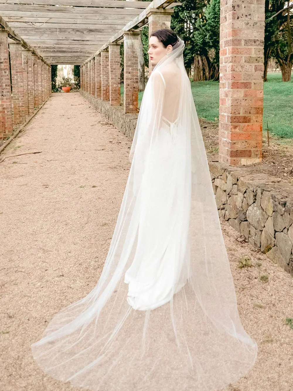 Фата свадебная TOPQUEEN V30 мягкая одноуровневая с обрезанными краями длинная