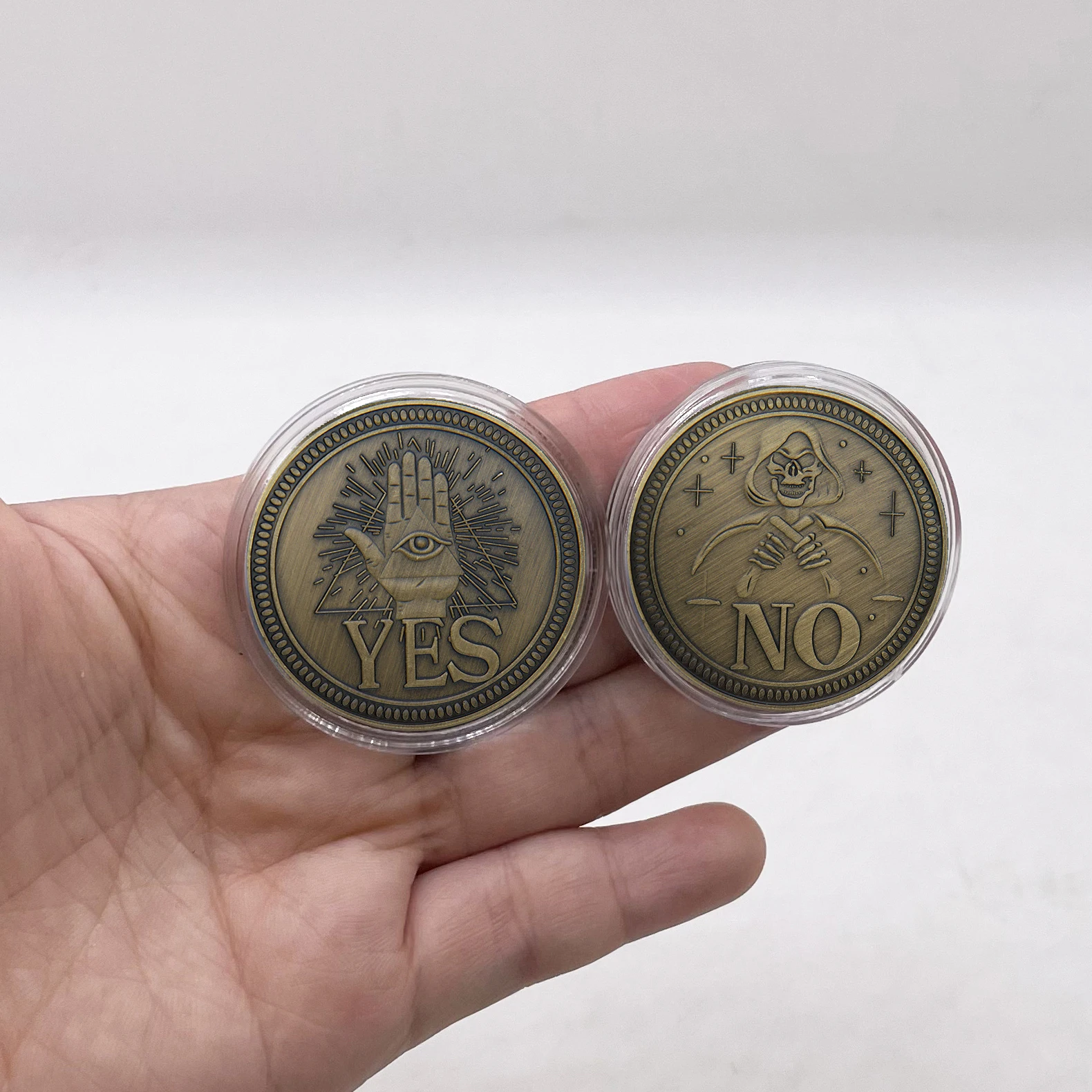 

Yes or No Color Plated Coin for Game Playing